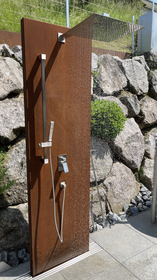 GS01 Corten mit Einhebelmischer und Handbrause