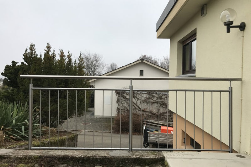 Staketengeländer aus Edelstahl in runder Optik