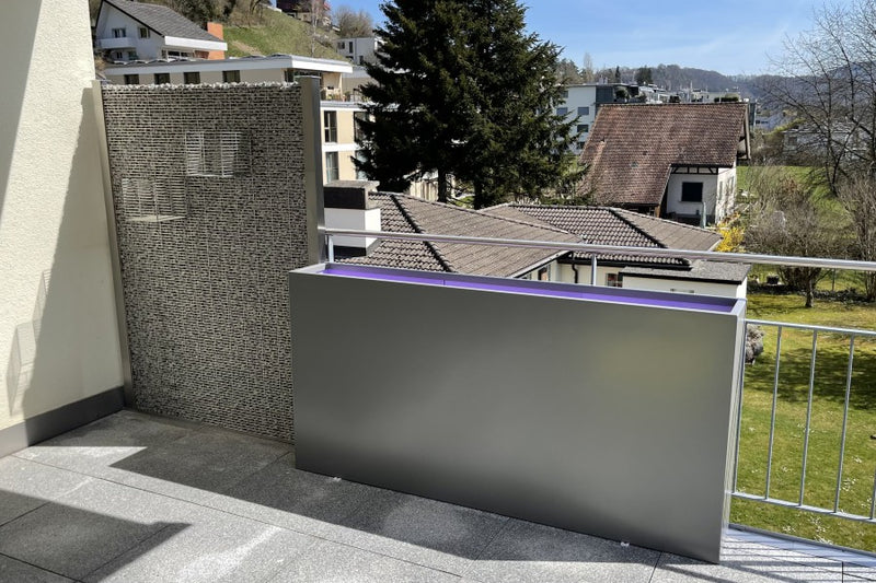 Hochbeet kombiniert mit Edelstahl-Sichtschutz