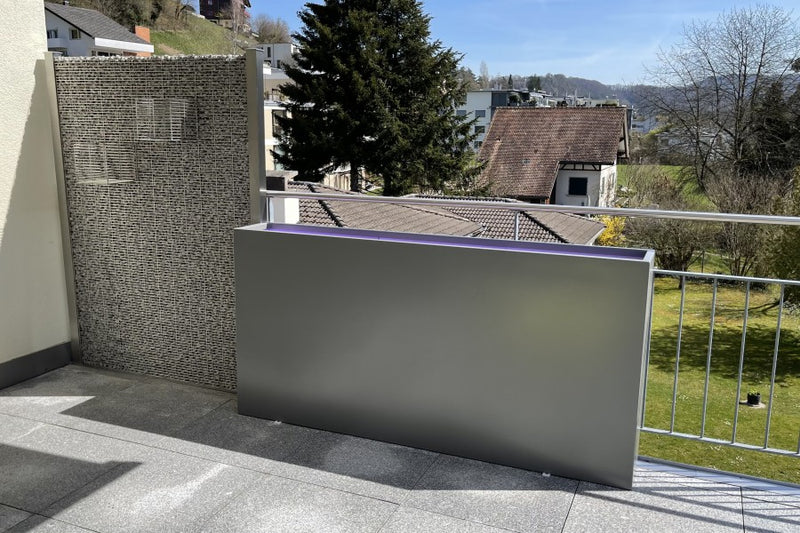 Hochbeet kombiniert mit Edelstahl-Sichtschutz