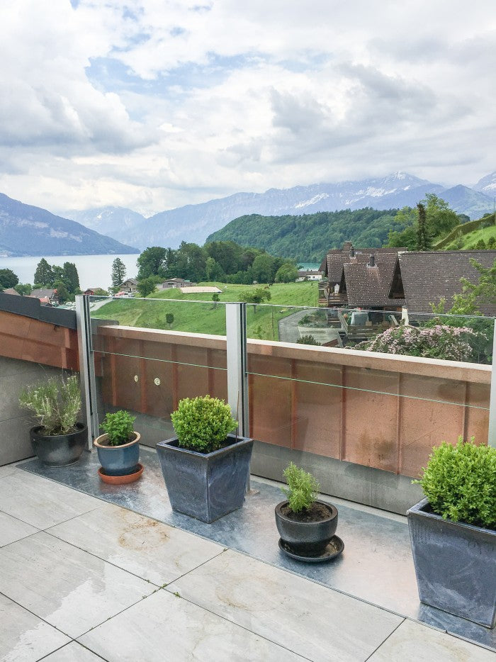 Terrasse mit SlideGlass® Windschutz und Seesicht